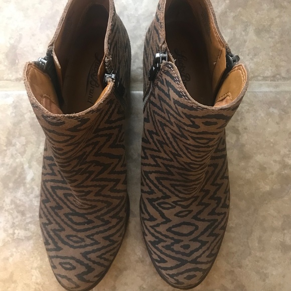 Brown Lucky Brand Basel Tribal Print Booties Sz 7.5 - Picture 2 of 5